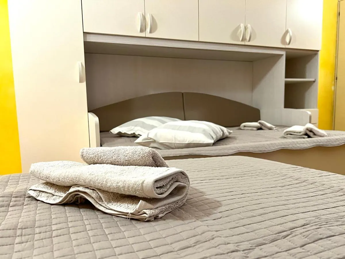 Apartament La Ninfea Di Luca A Due Passi Da Sirmione San Martino della Battaglia 0*,  Włochy